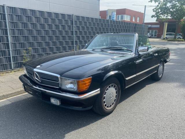 Bild 1/35 von Mercedes-Benz 560 SL (1987)