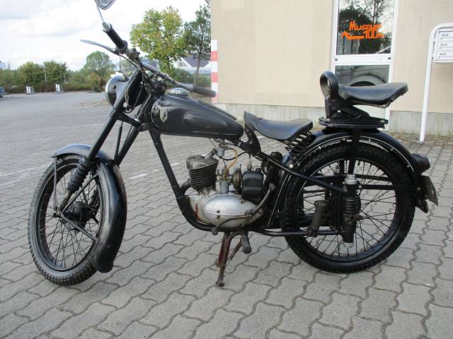 Bild 1/14 von MZ DUMMY (1953)