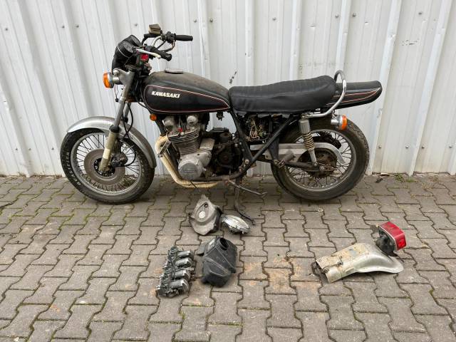 Image 1/18 of Kawasaki DUMMY (1977)