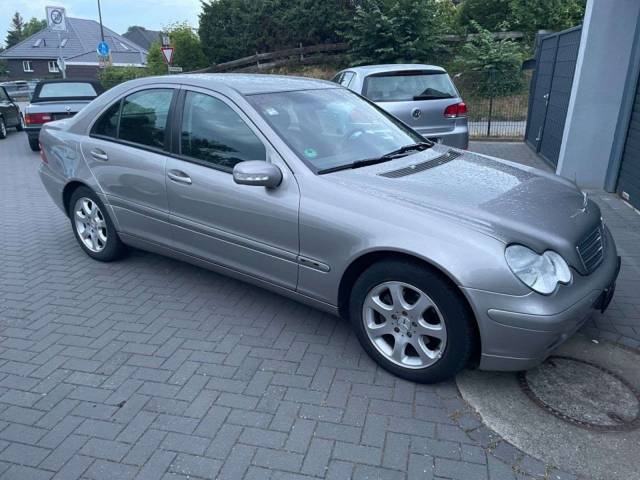 Bild 1/15 von Mercedes-Benz C 220 CDI (2004)