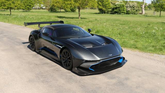 Image 1/19 de Aston Martin Vulcan (2016)