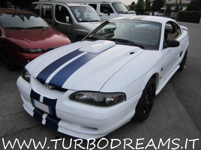 Image 1/8 of Ford Mustang GT (1994)