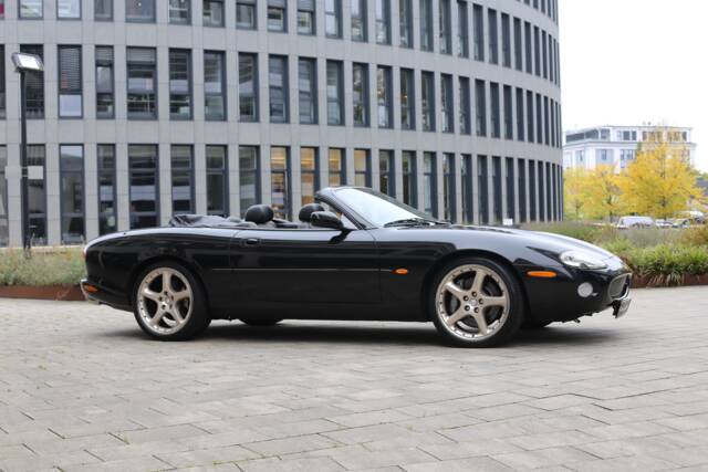 Image 1/45 of Jaguar XKR (2001)