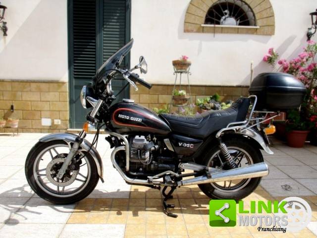 Immagine 1/21 di Moto Guzzi V 35 (1985)