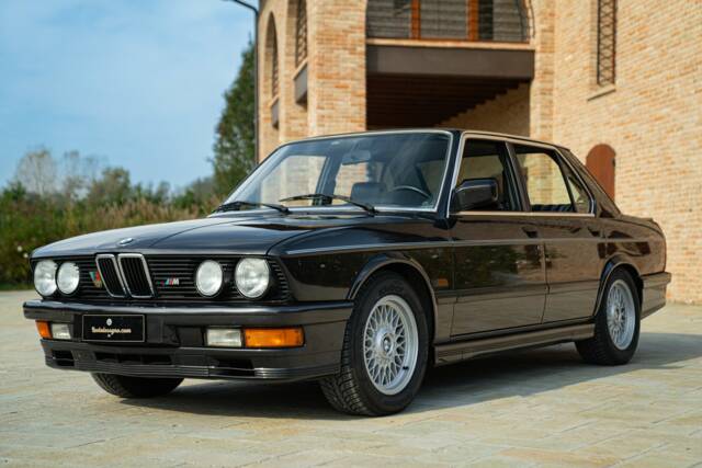 Image 1/50 de BMW M 535i (1985)