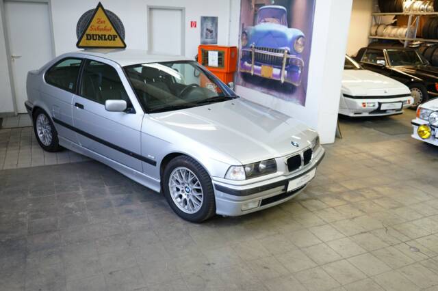 Bild 1/27 von BMW 323ti (1998)