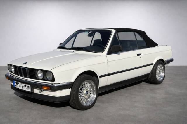 Image 1/29 of BMW 320i (1988)