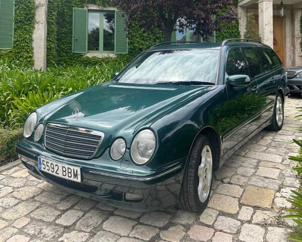 Bild 1/2 von Mercedes-Benz E 320 T 4MATIC (2000)