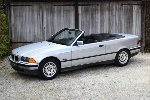 Bild 1/46 von BMW 320i (1995)