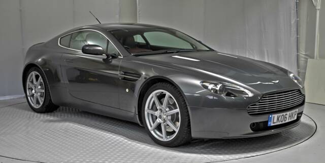 Bild 1/50 von Aston Martin V8 Vantage (2006)