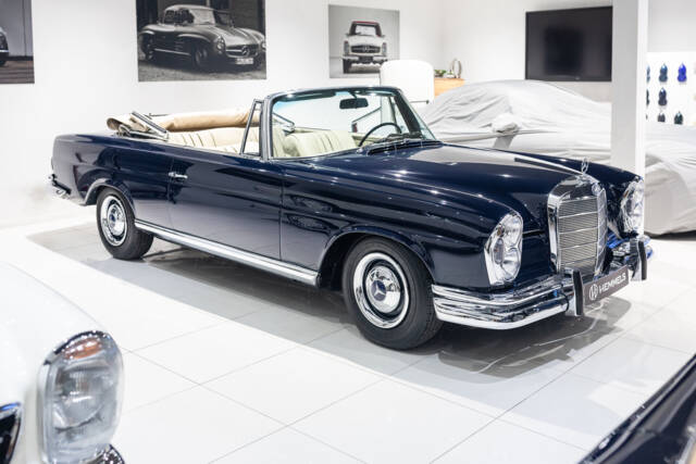 Image 1/30 of Mercedes-Benz 250 SE (1967)