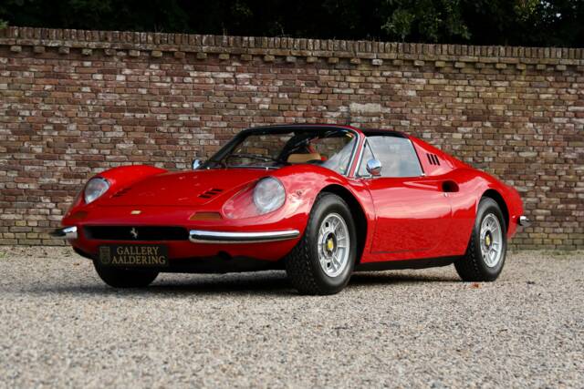Bild 1/50 von Ferrari Dino 246 GTS (1974)
