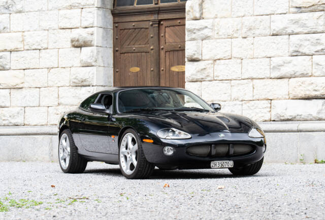 Bild 1/42 von Jaguar XKR (2003)