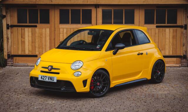 Immagine 1/8 di Abarth 695 Biposto (2016)