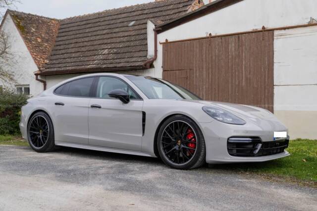 Image 1/11 of Porsche Panamera GTS (2018)