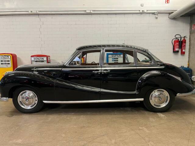 Imagen 1/16 de BMW 502 (1955)