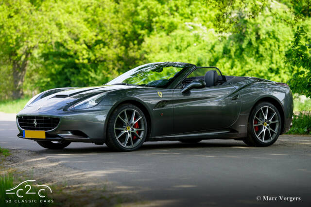 Image 1/85 of Ferrari California (2010)