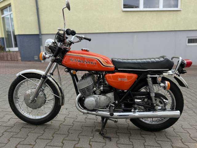 Image 1/32 of Kawasaki DUMMY (1972)