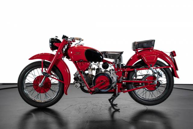 Image 1/38 de Moto Guzzi DUMMY (1961)