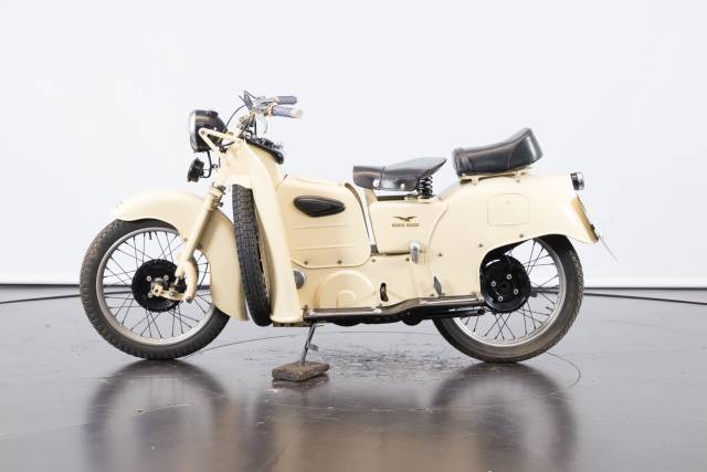 Immagine 1/21 di Moto Guzzi DUMMY (1951)