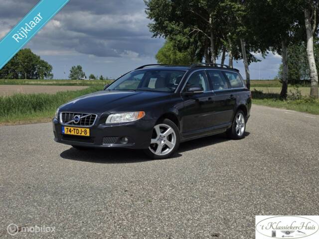 Bild 1/44 von Volvo V 70 2.0 T5 (2012)
