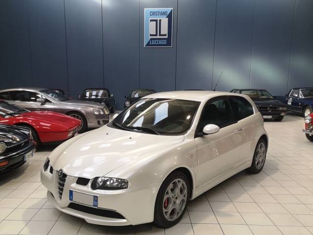 Image 1/49 de Alfa Romeo 147 3.2 GTA (2004)