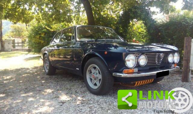 Image 1/10 of Alfa Romeo Giulia GT 1300 Junior (1974)