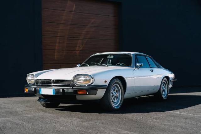 Image 1/8 of Jaguar XJ-S (1976)