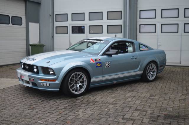 Image 1/14 de Ford Mustang GT (2005)