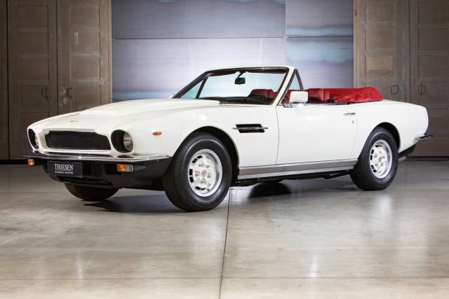 Immagine 1/24 di Aston Martin V8 Volante (1983)