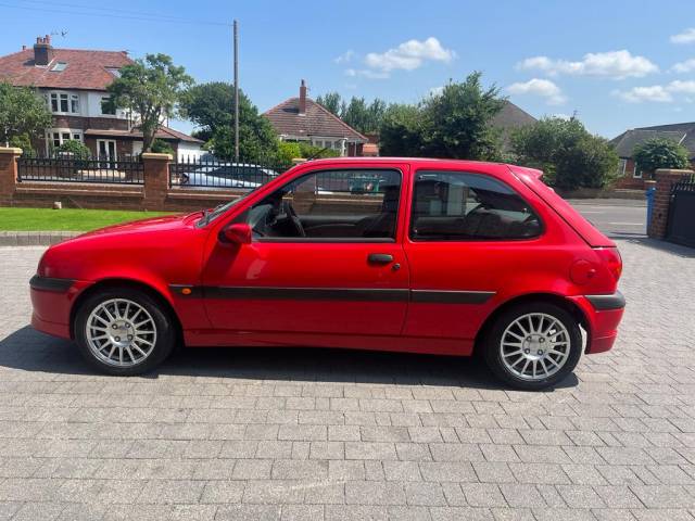Image 1/15 of Ford Fiesta 1.6 (2002)