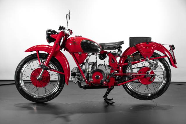 Image 1/50 of Moto Guzzi DUMMY (1954)