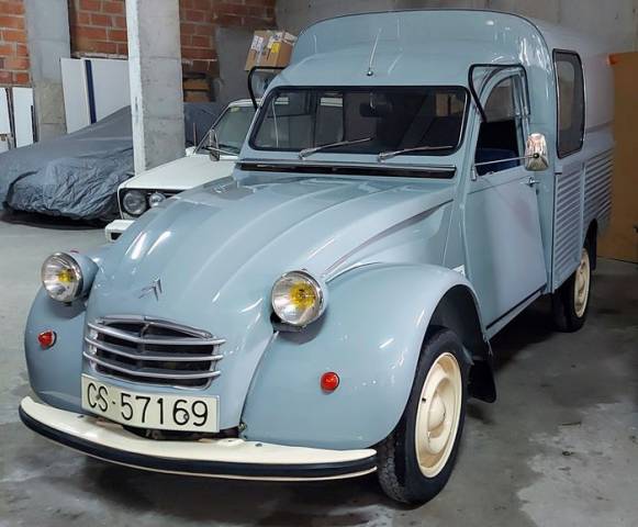 Image 1/1 of Citroën AK 250 (1969)