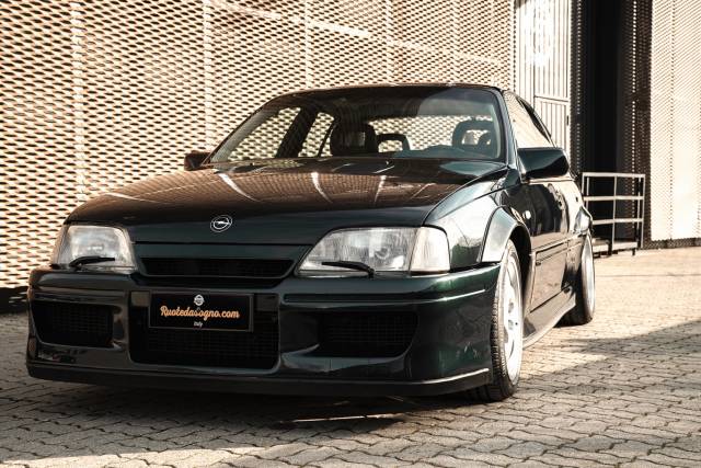 Image 1/50 of Lotus Carlton (1991)