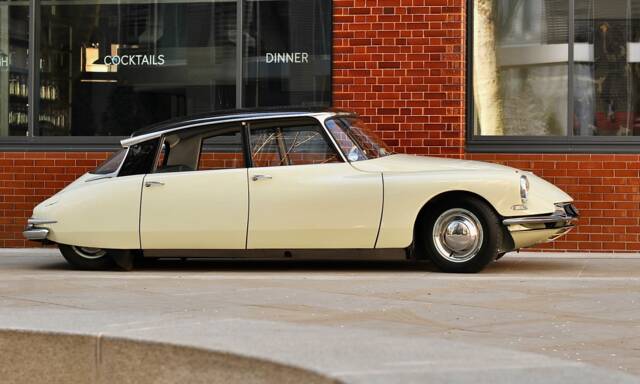 Image 1/54 of Citroën DS 19 (1958)