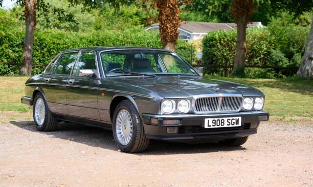 Bild 1/50 von Jaguar XJ12 6.0 (1994)
