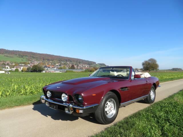 Immagine 1/22 di Aston Martin V8 Volante (1980)