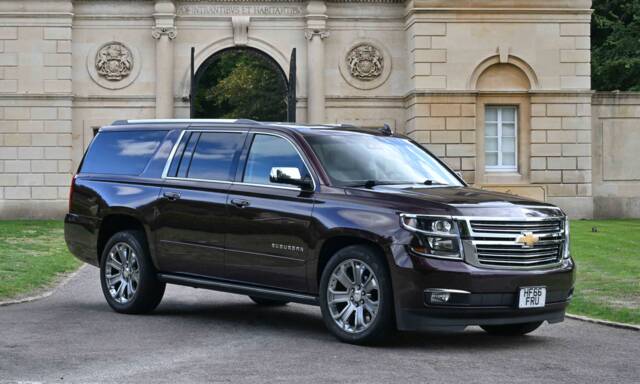 Image 1/50 of Chevrolet Suburban (2017)