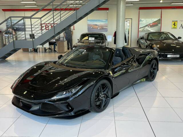 Image 1/20 de Ferrari F8 Spider (2021)