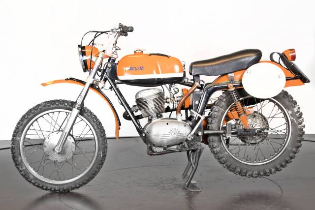 Image 1/18 of MV Agusta DUMMY (1969)