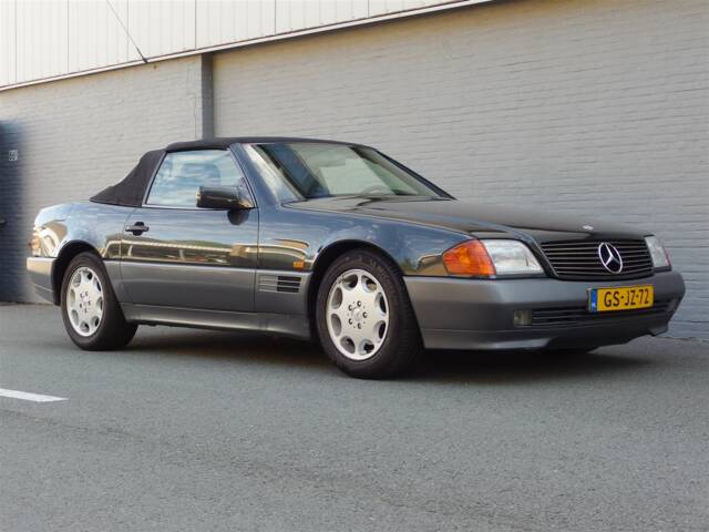 Image 1/96 of Mercedes-Benz 300 SL (1992)