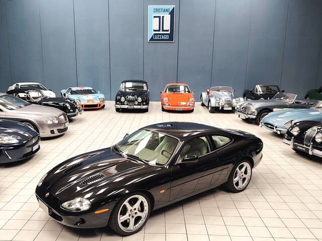 Bild 1/65 von Jaguar XKR (1998)