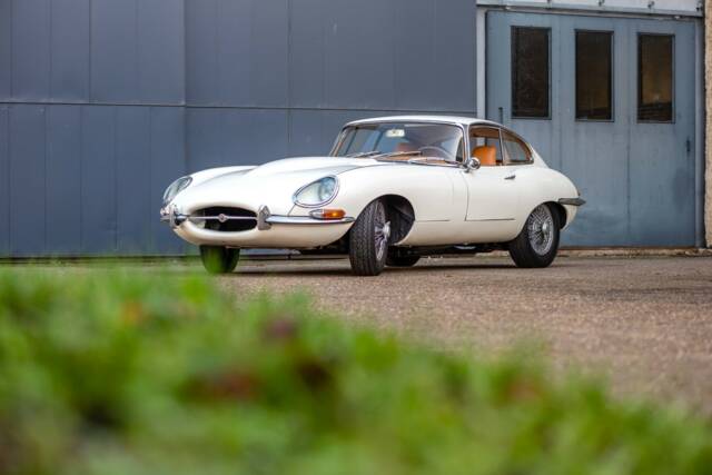 Bild 1/29 von Jaguar E-Type 4.2 (1965)