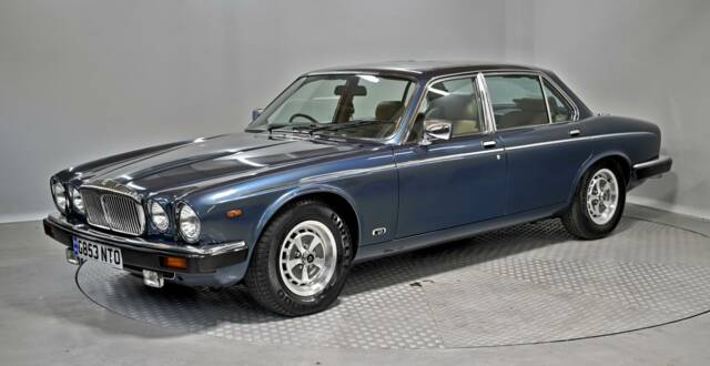 Bild 1/50 von Daimler Double Six (1989)