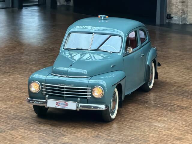 Image 1/34 of Volvo PV 444 (1951)