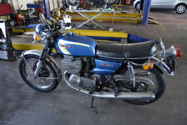 Image 1/14 de Suzuki DUMMY (1973)