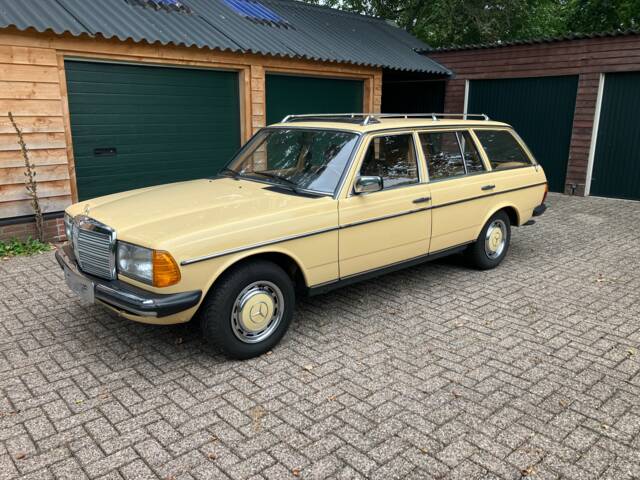 Bild 1/33 von Mercedes-Benz 230 TE (1984)