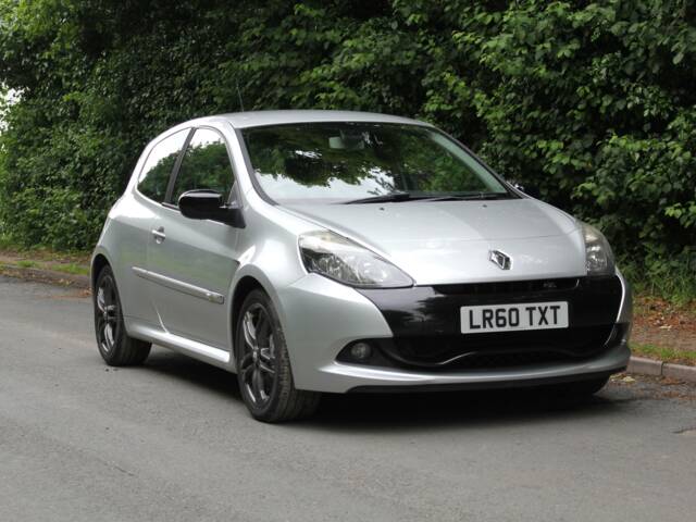 Bild 1/17 von Renault Clio II 2.0 RS Cup (2010)