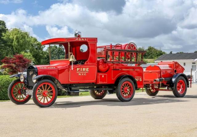 Image 1/27 of Ford Model T Firetruck (1925)