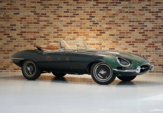 Image 1/28 of Jaguar E-Type 3.8 (1962)